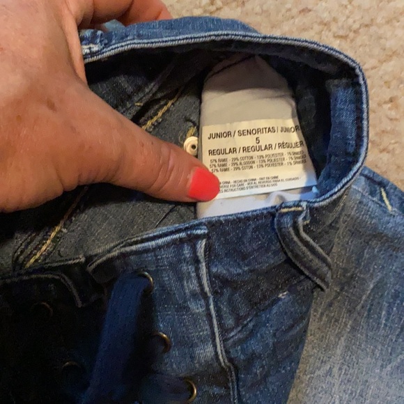 L.e.i. Lace up shorts. Like new condition⭐️ - Picture 3 of 3